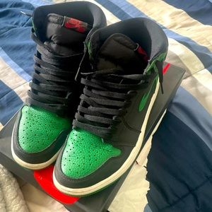 Pine Green Jordan 1’s